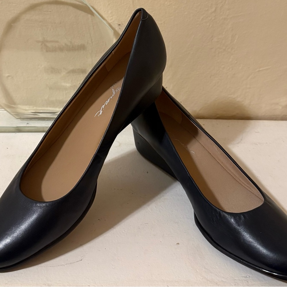 Easy Spirit Classic Black Flats